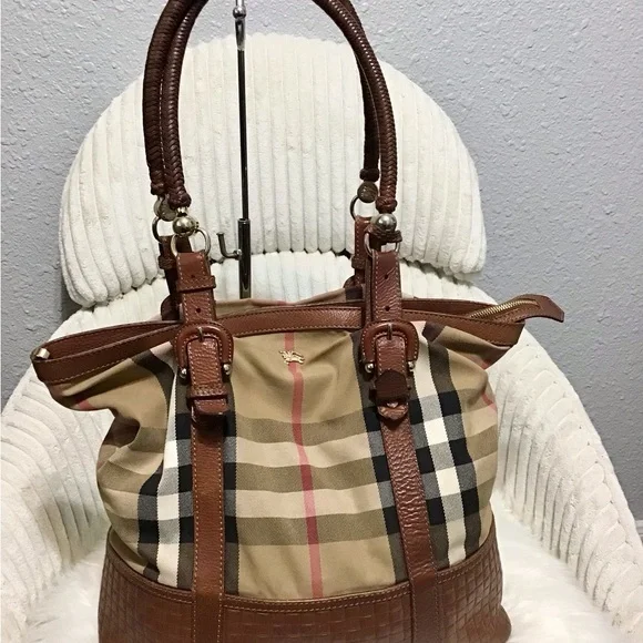Burberry Bags - Picture 5 of 16